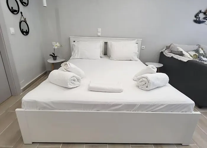 Little Fox Corfu 3 *